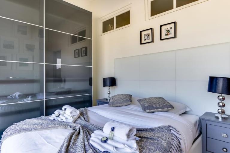 Guestready - Appartement Terrasse Vue Tour Eiffel Paris Exterior photo